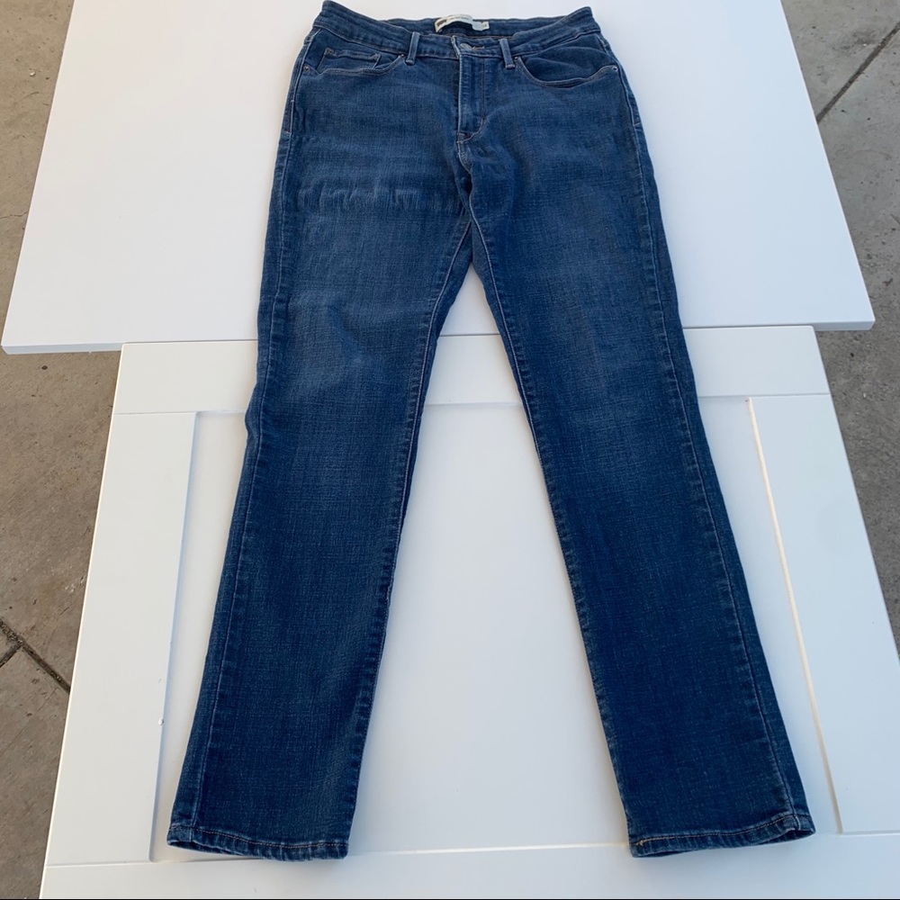 Levi Mid Rise Skinny size 10 Jeans
